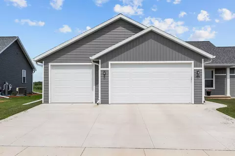 Exterior - 3846 E Zion Ln, Appleton, WI 54913 photo 8 of 8