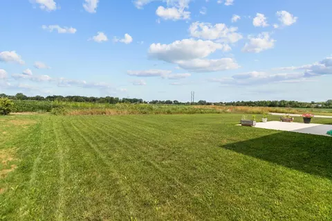 Exterior - 3846 E Zion Ln, Appleton, WI 54913 photo 3 of 8