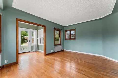 Living - 1312 W Packard St, Appleton, WI 54914 photo 2 of 5