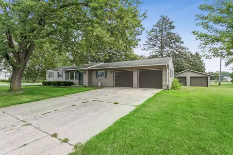 416 N 3rd St, Reedsville, WI 54230