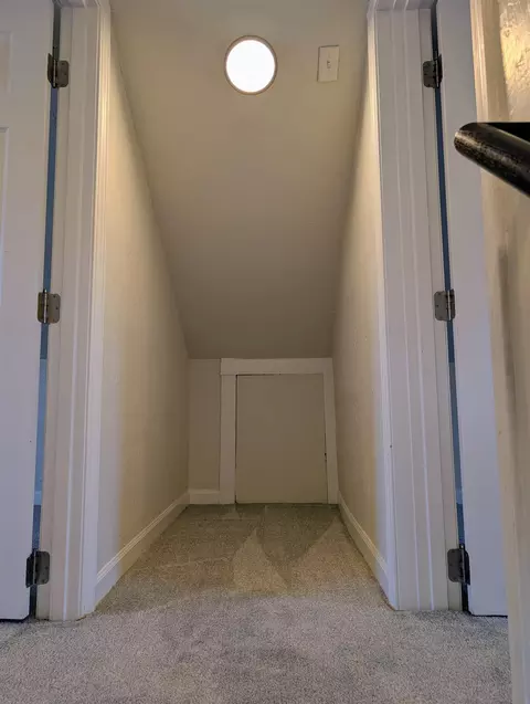 Entry Way - 1718 E John St, Appleton, WI 54915 photo 3 of 4