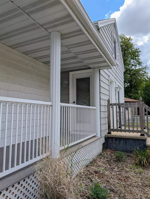 Exterior - 1718 E John St, Appleton, WI 54915 photo 2 of 8