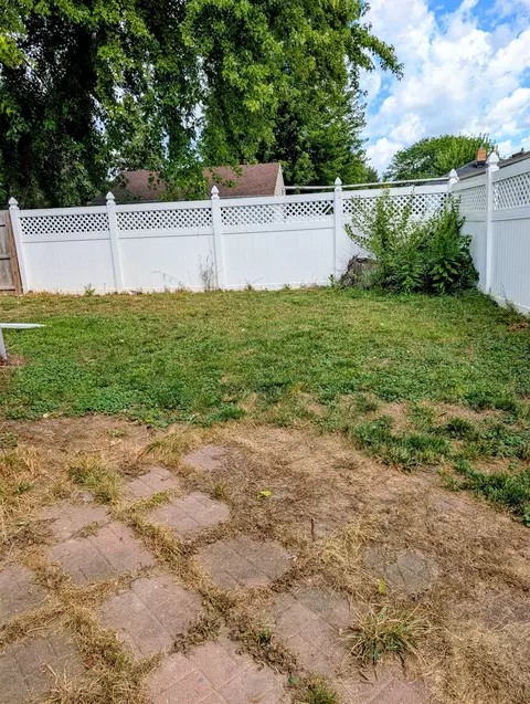 Exterior - 1718 E John St, Appleton, WI 54915 photo 7 of 8