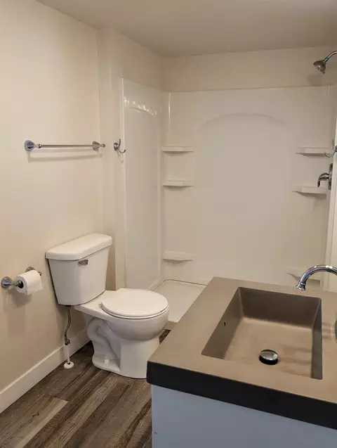 Bath - 1718 E John St, Appleton, WI 54915 photo 3 of 5
