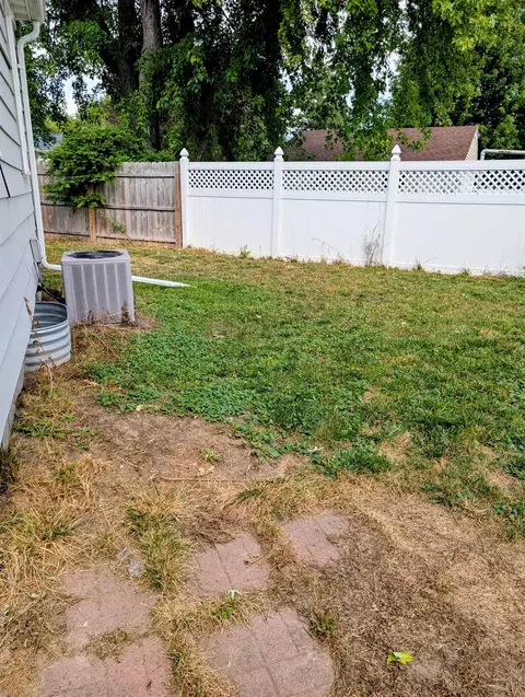Exterior - 1718 E John St, Appleton, WI 54915 photo 4 of 8