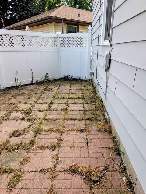 Exterior - 1718 E John St, Appleton, WI 54915 photo 8 of 8