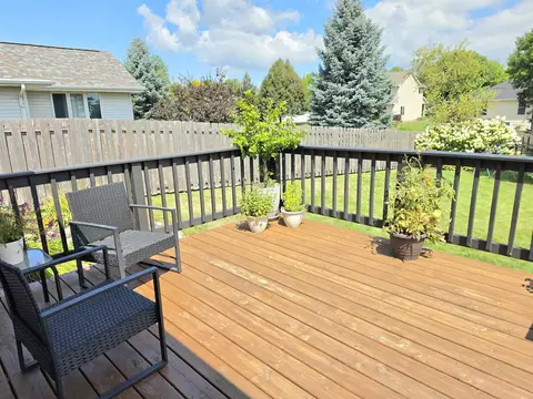 Exterior - 3226 E Greenleaf Dr, Appleton, WI 54913 photo 4 of 13