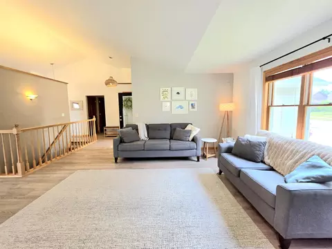 Living - 3226 E Greenleaf Dr, Appleton, WI 54913 photo 2 of 7