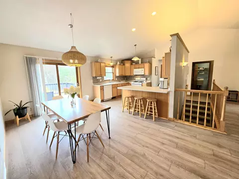 Dining - 3226 E Greenleaf Dr, Appleton, WI 54913 photo 1 of 2