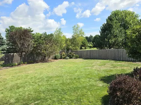 Exterior - 3226 E Greenleaf Dr, Appleton, WI 54913 photo 10 of 13