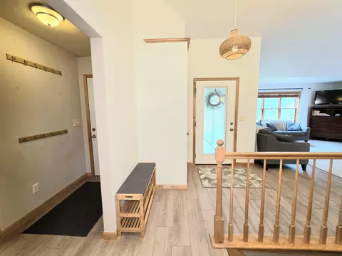 Entry Way - 3226 E Greenleaf Dr, Appleton, WI 54913 photo 2 of 2