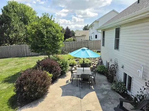 Exterior - 3226 E Greenleaf Dr, Appleton, WI 54913 photo 7 of 13