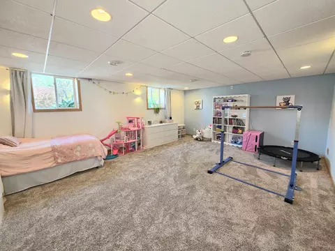 Bedroom - 3226 E Greenleaf Dr, Appleton, WI 54913 photo 8 of 10