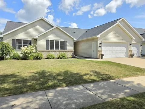 Exterior - 3226 E Greenleaf Dr, Appleton, WI 54913 photo 13 of 13