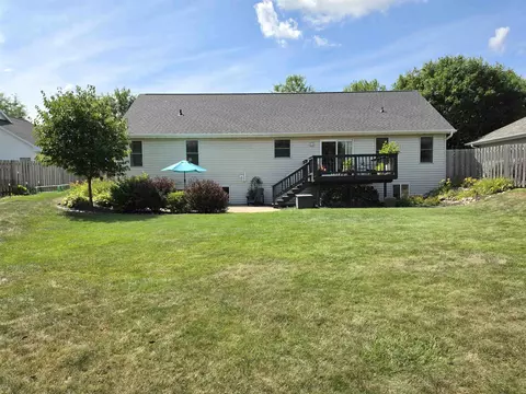 Exterior - 3226 E Greenleaf Dr, Appleton, WI 54913 photo 12 of 13