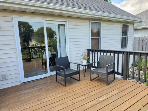 Exterior - 3226 E Greenleaf Dr, Appleton, WI 54913 photo 3 of 13