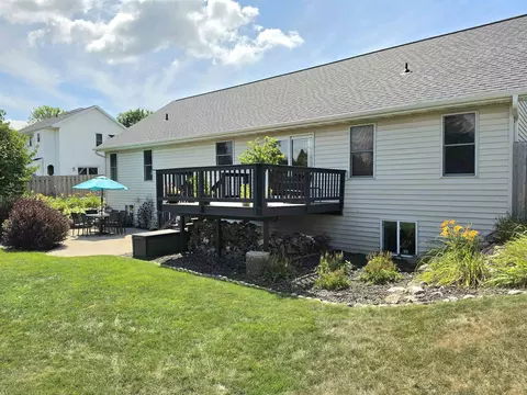 Exterior - 3226 E Greenleaf Dr, Appleton, WI 54913 photo 9 of 13