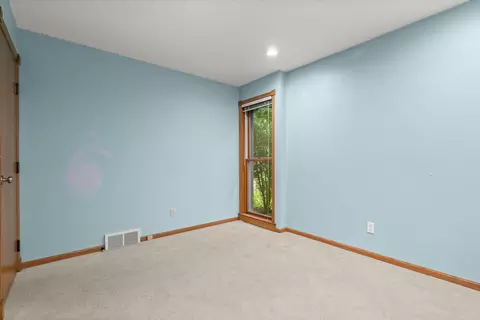 Bedroom - 1525 S Weimar St, Appleton, WI 54915 photo 9 of 10