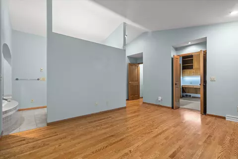 Bedroom - 1525 S Weimar St, Appleton, WI 54915 photo 1 of 10