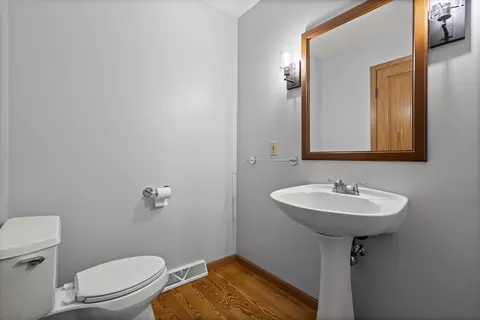 Bath - 1525 S Weimar St, Appleton, WI 54915 photo 1 of 6