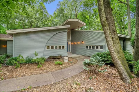 Exterior - 1525 S Weimar St, Appleton, WI 54915 photo 2 of 12