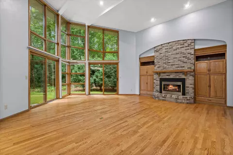 Living - 1525 S Weimar St, Appleton, WI 54915 photo 5 of 7