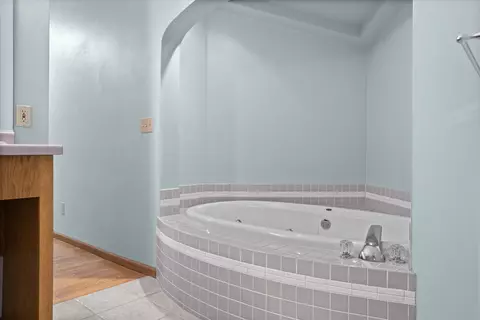 Bath - 1525 S Weimar St, Appleton, WI 54915 photo 3 of 6
