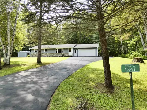 4347 Sandy Ln, Suamico, WI 54173
