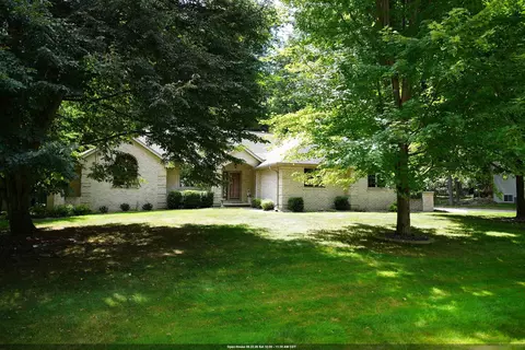 2077 Cormorant Ln, Green Bay, WI 54313