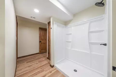 Bath - 3973 W Highview Dr, Appleton, WI 54913 photo 5 of 5