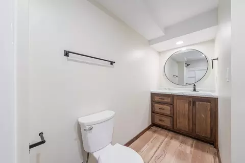 Bath - 3973 W Highview Dr, Appleton, WI 54913 photo 4 of 5