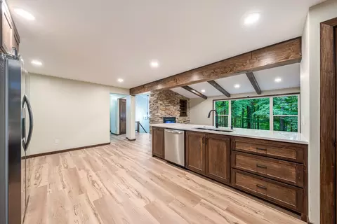 Kitchen - 3973 W Highview Dr, Appleton, WI 54913 photo 4 of 5