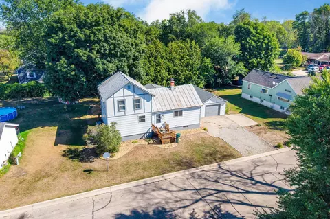 617 4th St, Oconto, WI 54153
