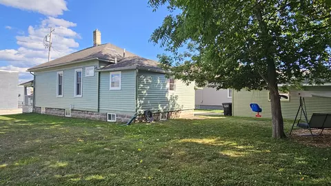 Exterior - 403 N Clark St, Appleton, WI 54911 photo 2 of 10