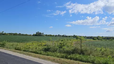 3400 N Mayflower Dr, Appleton, WI 54913 photo 2