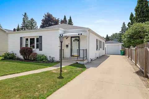 1544 Smith St, Green Bay, WI 54302