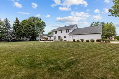 Exterior - 3023 E Greenleaf Dr, Appleton, WI 54913 photo 6 of 12