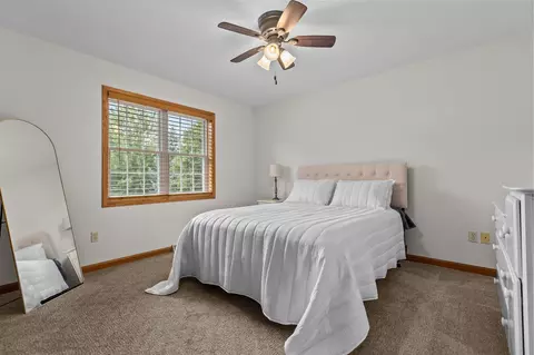 Bedroom - 3023 E Greenleaf Dr, Appleton, WI 54913 photo 5 of 8