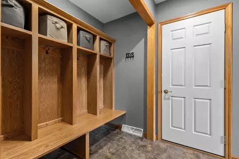 Entry Way - 3023 E Greenleaf Dr, Appleton, WI 54913 photo 5 of 7