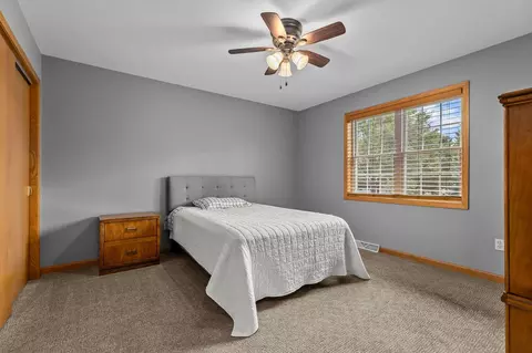 Bedroom - 3023 E Greenleaf Dr, Appleton, WI 54913 photo 2 of 8