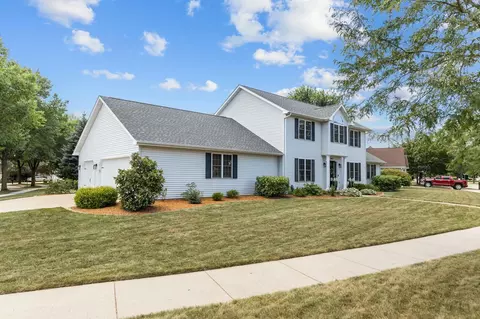 Exterior - 3023 E Greenleaf Dr, Appleton, WI 54913 photo 10 of 12