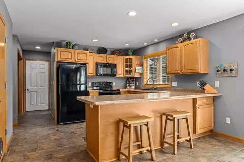 Kitchen - 3023 E Greenleaf Dr, Appleton, WI 54913 photo 4 of 4