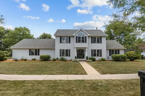 Exterior - 3023 E Greenleaf Dr, Appleton, WI 54913 photo 8 of 12
