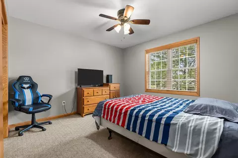 Bedroom - 3023 E Greenleaf Dr, Appleton, WI 54913 photo 6 of 8