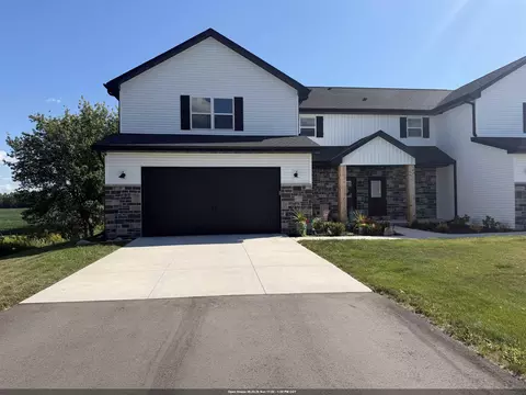 2601 St Thomas Ln, Neenah, WI 54956