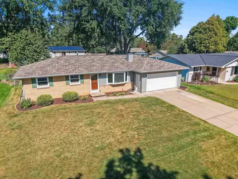 1016 Chantel St, Green Bay, WI 54304