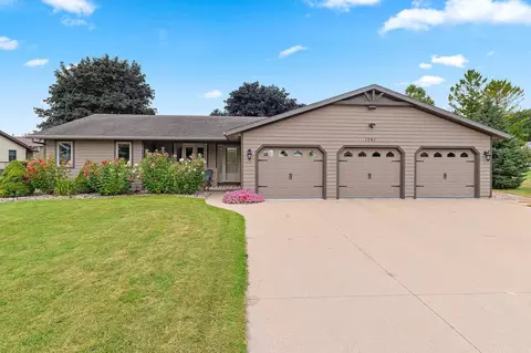 1061 Patrick Ct, Neenah, WI 54956