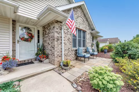 1159 Inlet Dr, Suamico, WI 54173