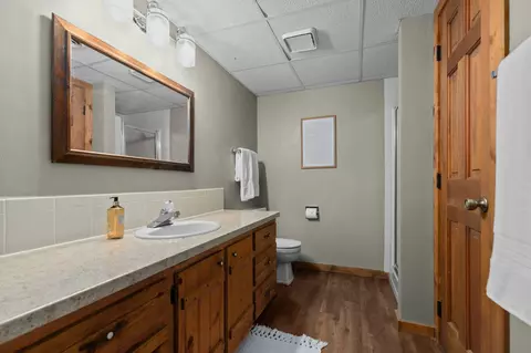 Bath - 1712 Edgewood Dr, Appleton, WI 54913 photo 3 of 4
