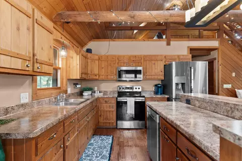 Kitchen - 1712 Edgewood Dr, Appleton, WI 54913 photo 2 of 4